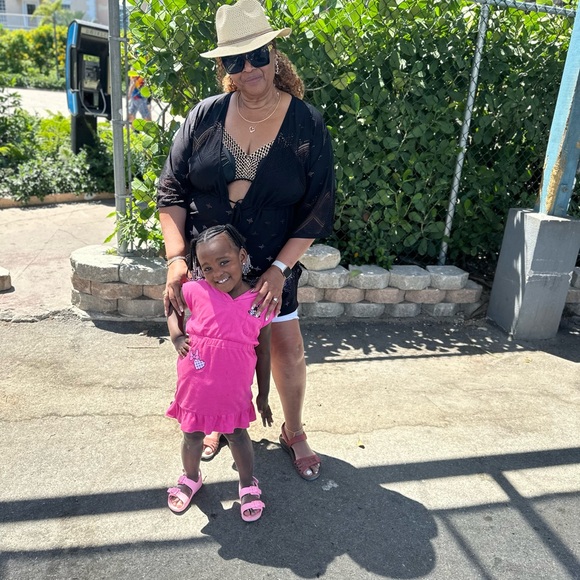 Hey Girl Hey!! π Meet Your Posher, Bridgette - Picture 7 of 8